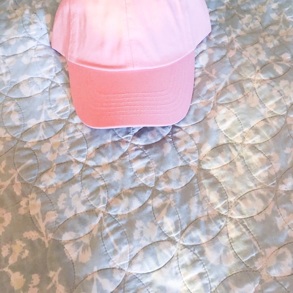 Women’s Caps - Picture 9 of 16